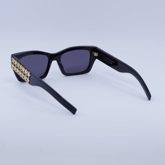 🕶️ New Givenchy GV40077I 01A Sunglasses - Shiny Black and Studs Frame - Picture 8 of 9